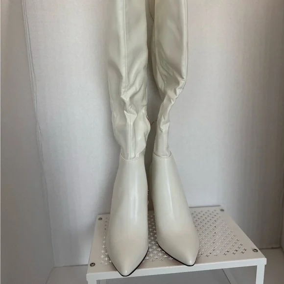 White Knee-High Women's Boots Size 6.5 Inside Zipper 4”Heels - Picture 5 of 5
